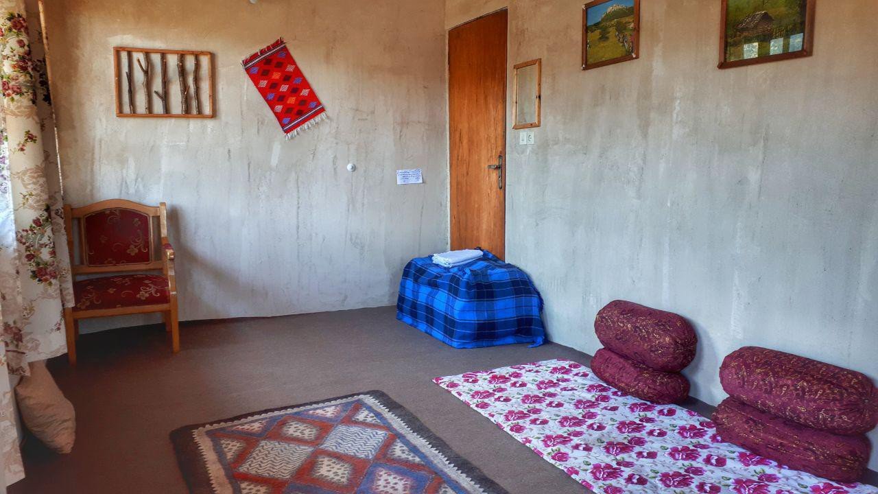 کلبه افضل روآر - رفاق سری