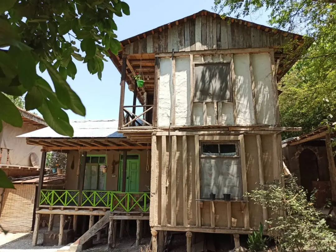 میرزا شموشک - انجیلی طبقه اول - ویو بیرونی