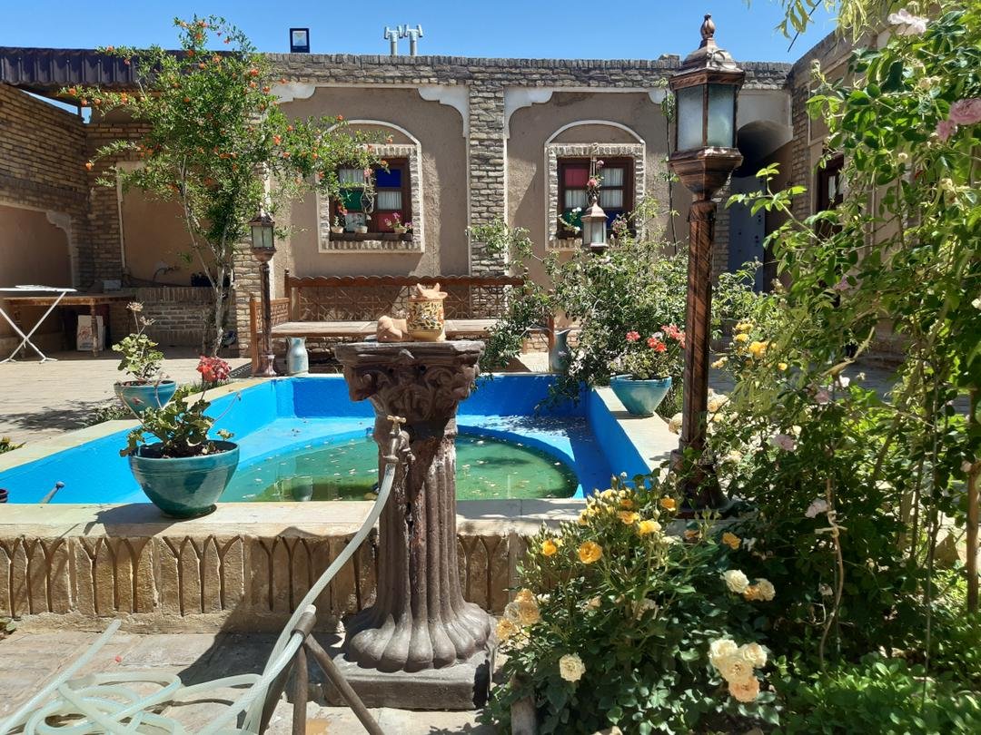 گلستان ادیب - واحد شاه نشین