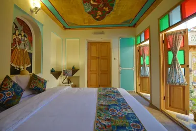 بومگردی سرای همایونی - واحد پروین