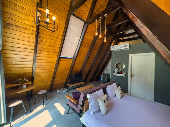 کلبه فلت زانوس - واحد سرخدار