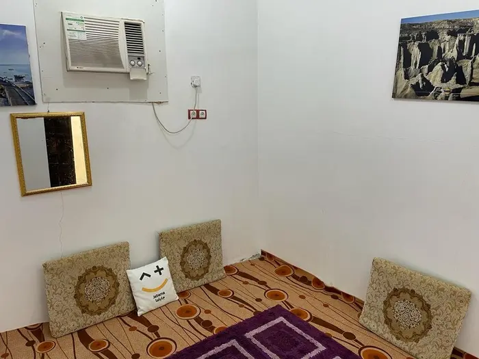 ناخدا امینی - اتاق کلک سرخ