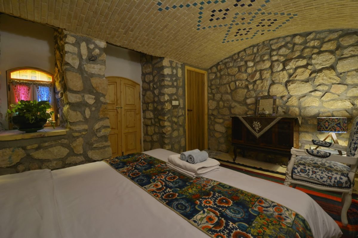 بوم گردی سرای همایونی - واحد ثریا - اتاق