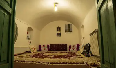 بومگردی سبنی کبودان - اتاق ۱