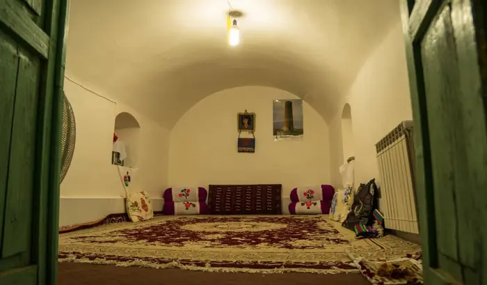 بوم گردی سبنی کبودان - اتاق ۴