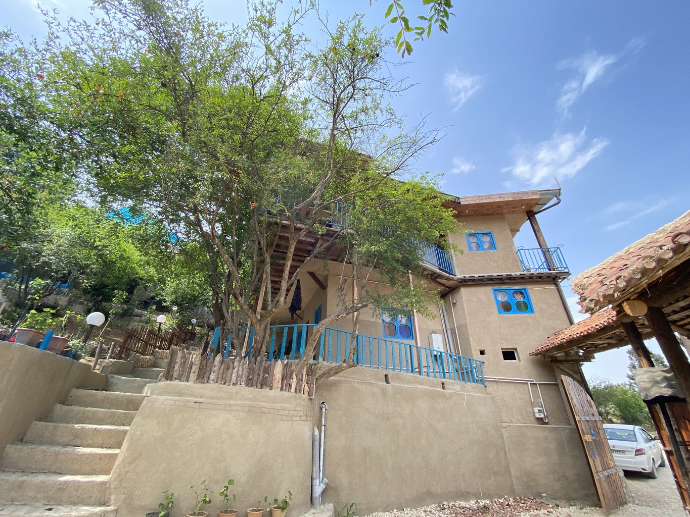 اقامتگاه سنتی یاقوت - کلبه توت ۲ - نمای کلبه