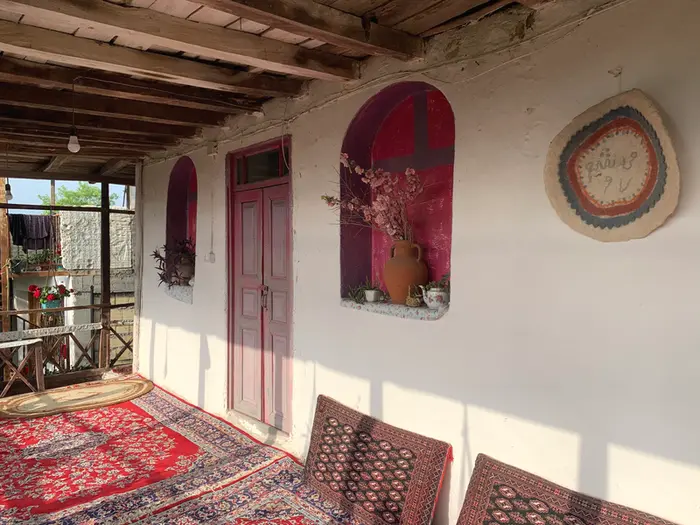 بوم گردی می شیم - واحد اوطرف اتاق - تراس