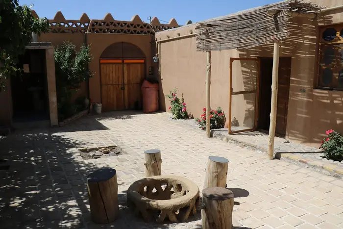 توران گشت - واحد 3 - حیاطداخلی