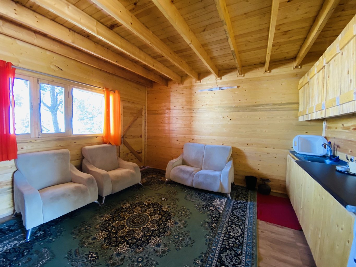 بومگردی خانه چوبی ون واحد ۱