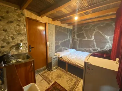 کلبه ایران منش واحد سنگی