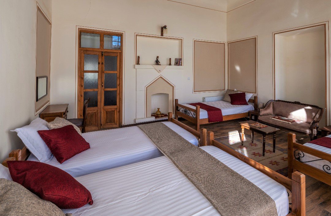 اقامتگاه سنتی میدان کوچک - واحد انارستان