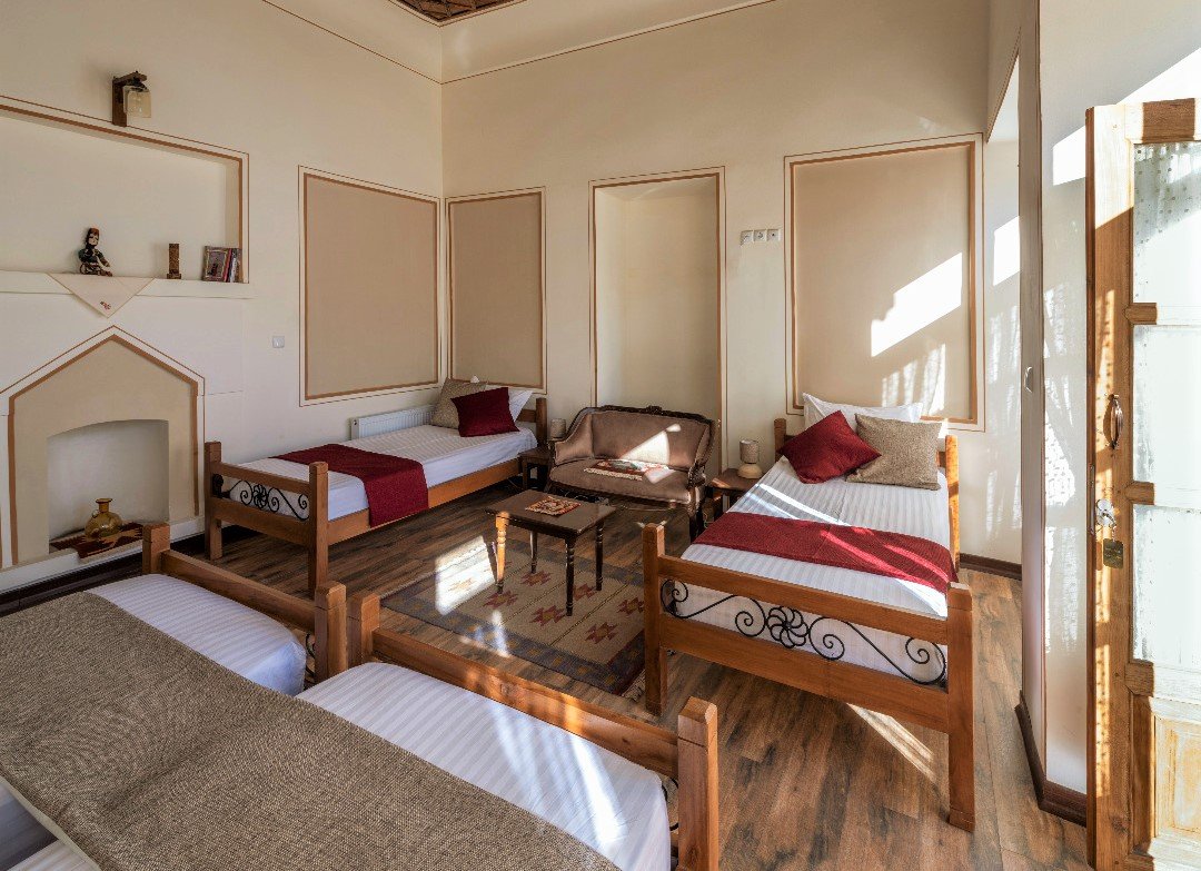 اقامتگاه سنتی میدان کوچک - واحد انارستان - انارستان