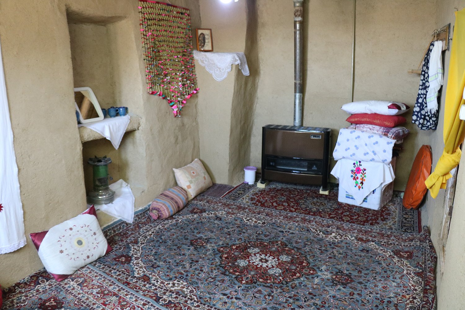 بوم گردی خانه امید قلعه بالا - اتاق سه - داخلی