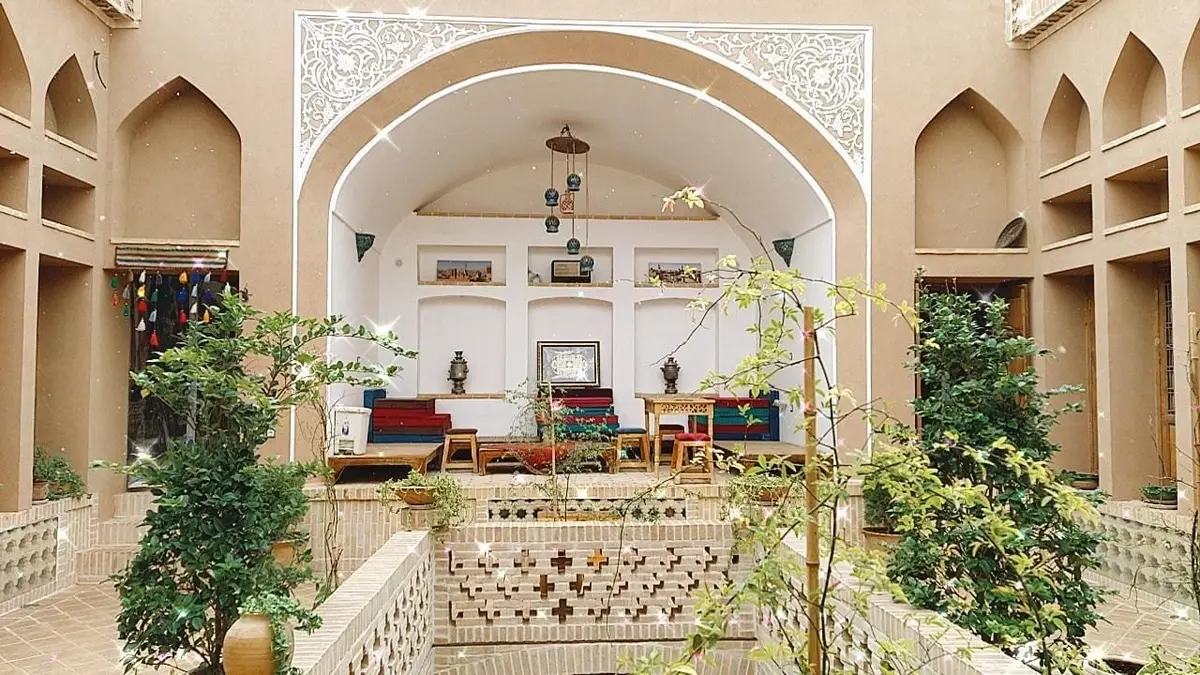 اقامتگاه سنتی یزدان گرد - پنج تخته - حیاط