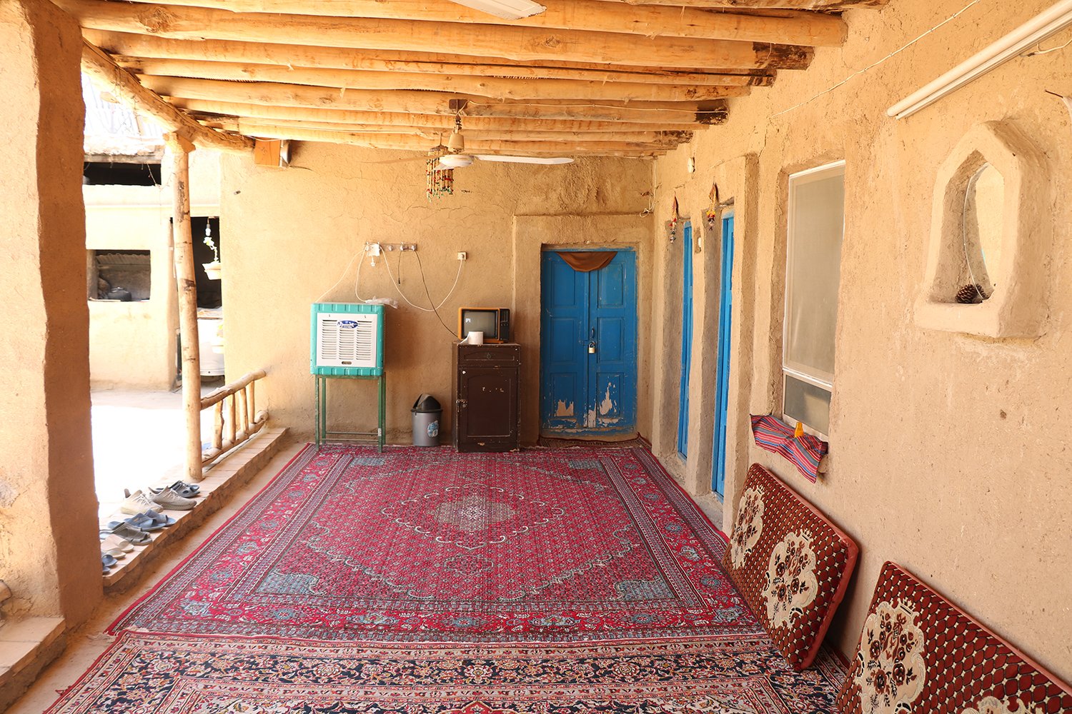 بوم گردی سرای امید قلعه بالا - اتاق یک - تراس