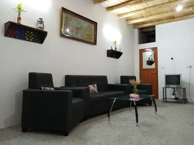 اقامتگاه سنتی شهربانو - واحد اقاقیا