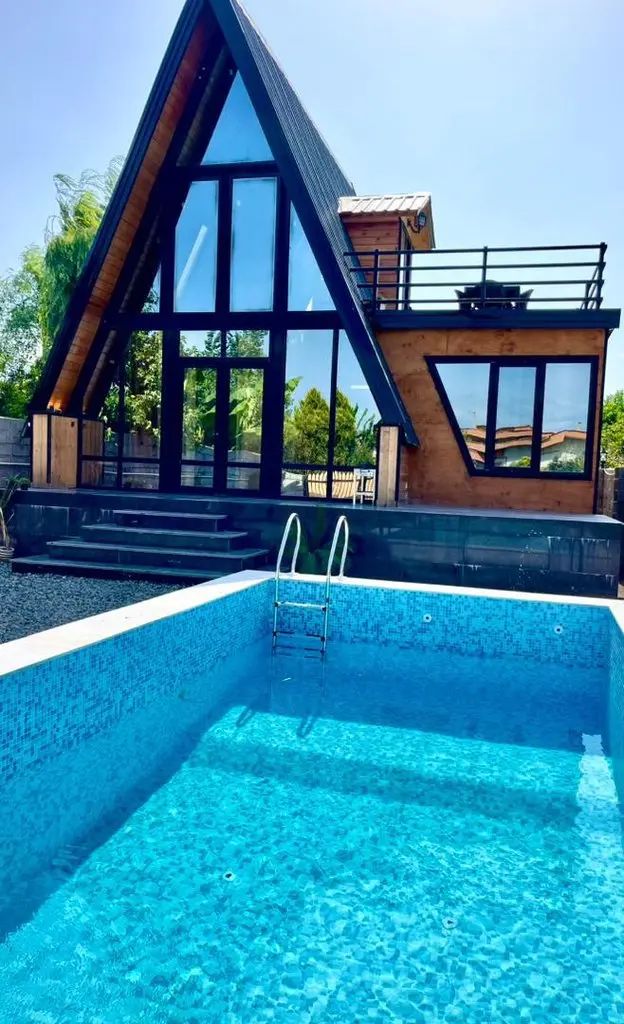 کلبه دوخوابه استخردار آبگرم مریجان