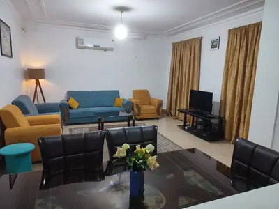 آپارتمان دوخوابه صدرائی