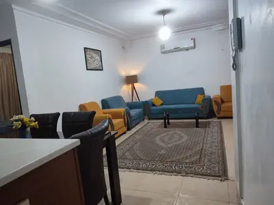 آپارتمان دوخوابه صدرائی