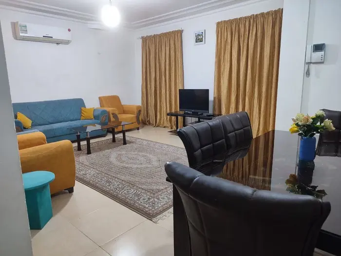 آپارتمان دوخوابه صدرائی