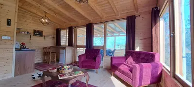 کلبه دوخوابه جنگلی جکوزی دار بلوط 1