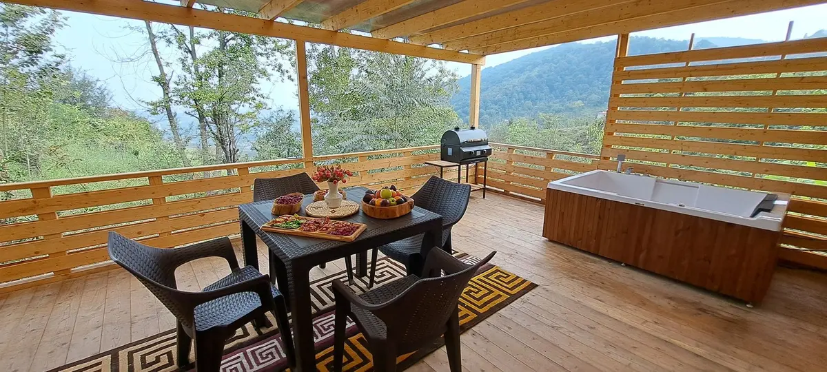 کلبه دوخوابه جنگلی جکوزی دار بلوط 1