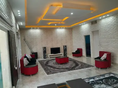 ویلا دوخوابه استخردار آبگرم درختی گلها