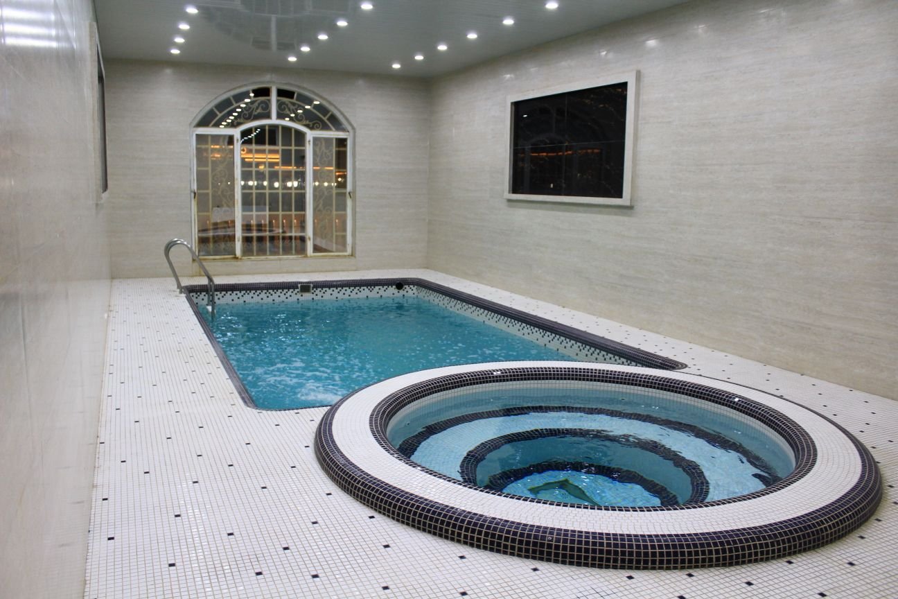 ویلا دوخوابه استخردار آبگرم عمارت آرش