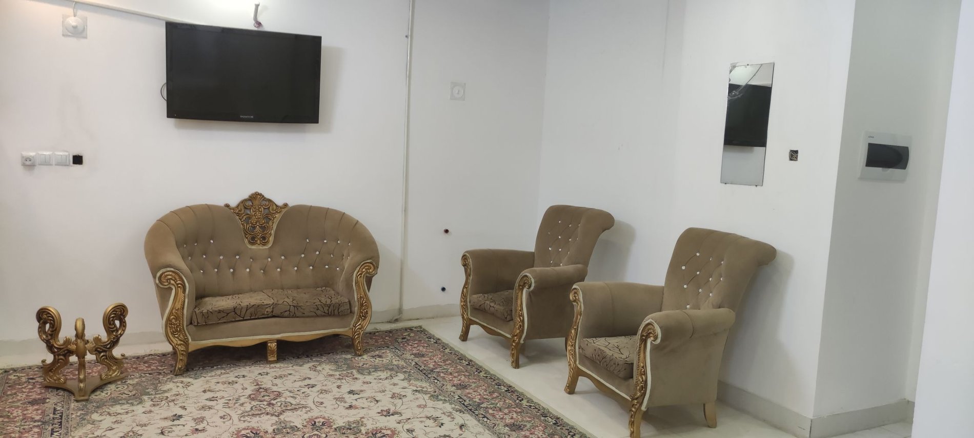 آپارتمان دوخوابه انقلاب 1