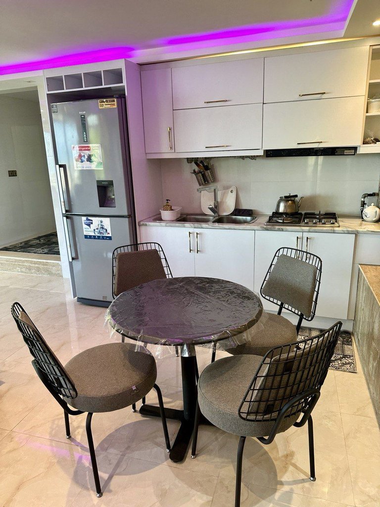 یک خوابه سیاسان