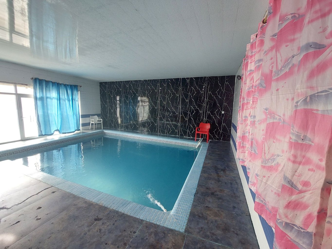 یک خوابه استخردار شاه توت