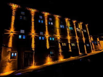 اقامتگاه سنتی سه خوابه نمازی