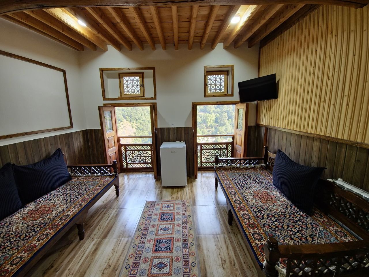 اقامتگاه سنتی سه خوابه پرزیدنتال