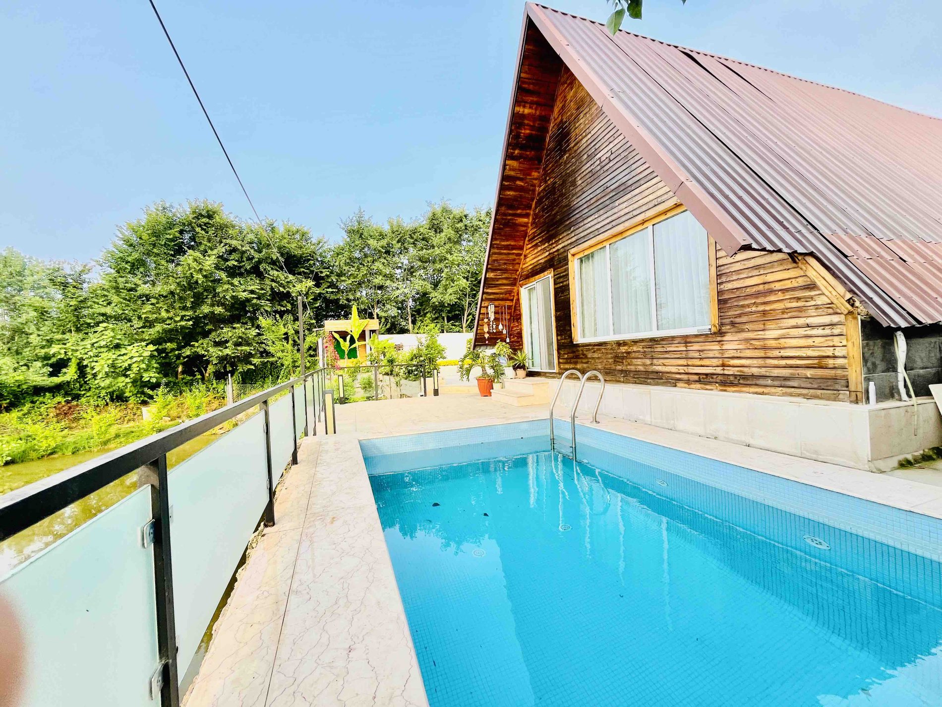 ویلا دوخوابه استخردار آبگرم باغ یاس 6 - انتخاب عنوان تصویر