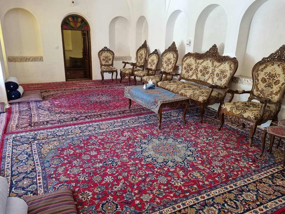 بوم گردی عمارت طاهری - واحد پنج دری