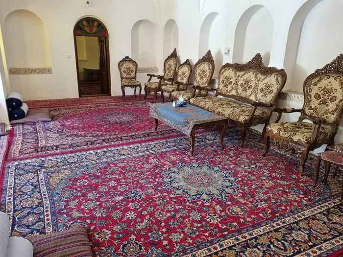 بوم گردی عمارت طاهری - واحد پنج دری