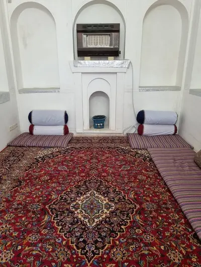 بومگردی عمارت طاهری - واحد پنج دری