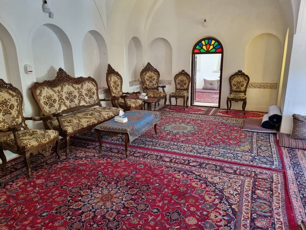 بوم گردی عمارت طاهری - واحد پنج دری