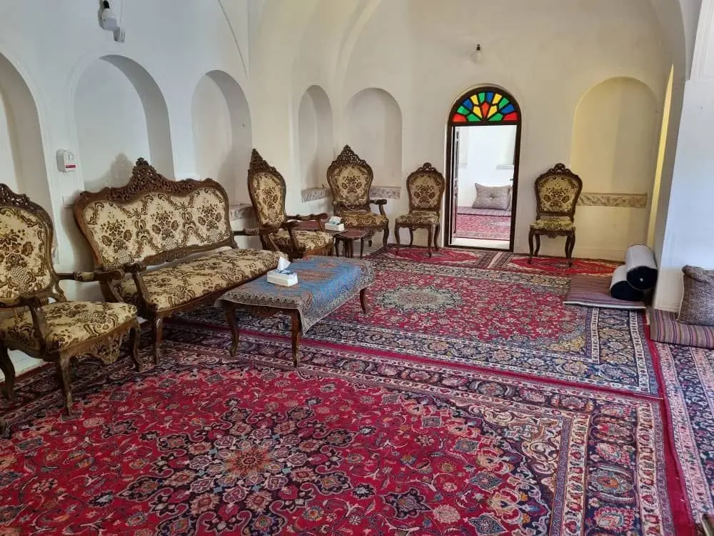 بوم گردی عمارت طاهری - واحد پنج دری