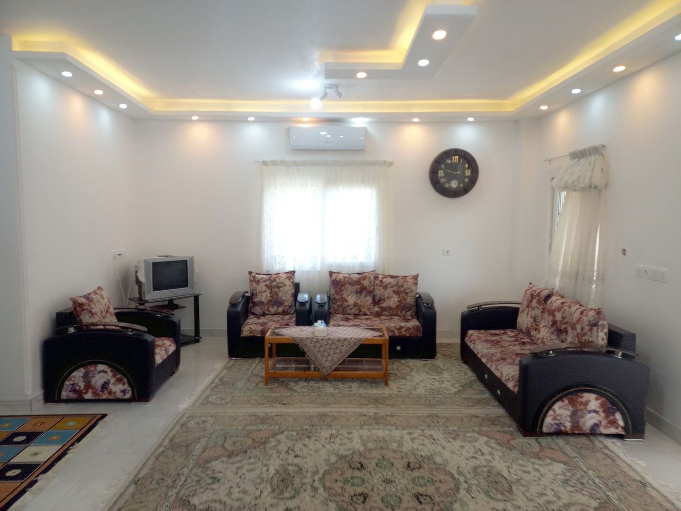 ویلا دوخوابه جنگلی مهبد