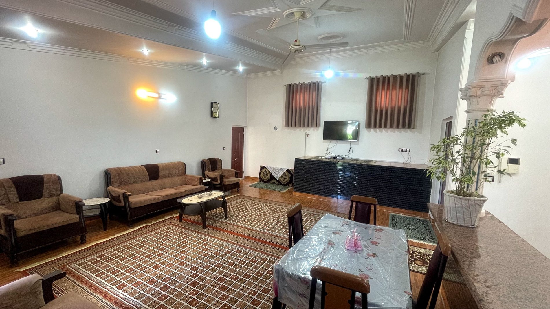 آپارتمان دوخوابه طبیعت 5 - حال پذیرایی 