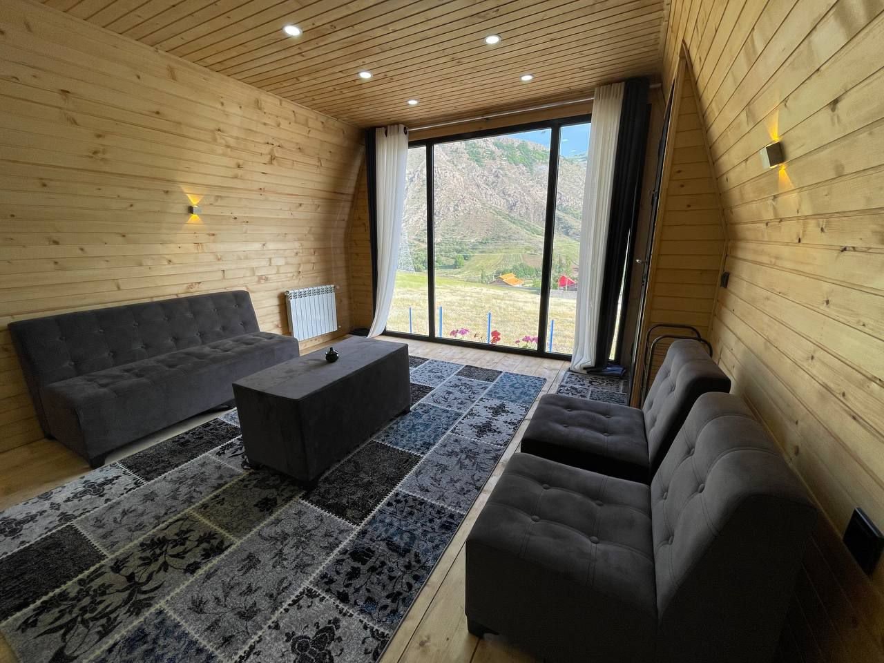 یک خوابه سوئیسی ییلاقی زوبین