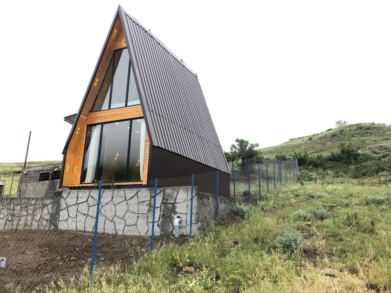 یک خوابه سوئیسی ییلاقی زوبین