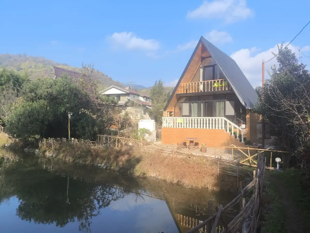 کلبه یک خوابه سوئیسی نگین دریاچه