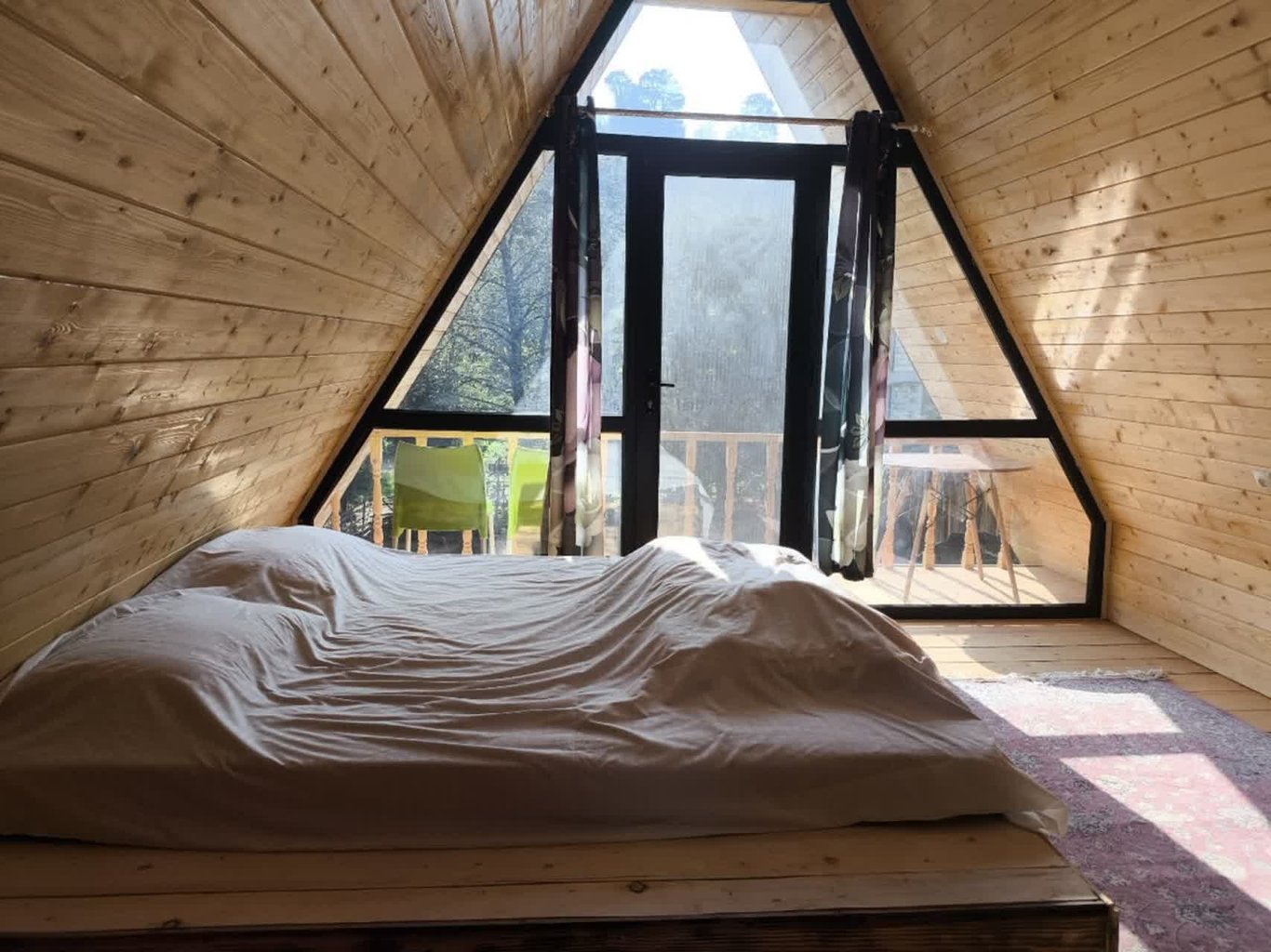 یک خوابه سوئیسی نگین دریاچه