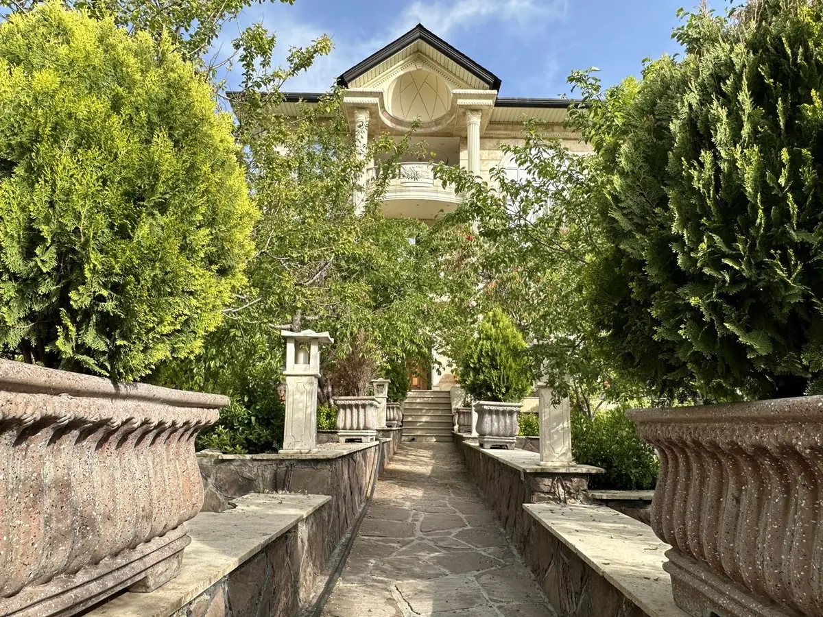 ویلا سه خوابه تریپلکس استخردار آبگرم عمارت آرین