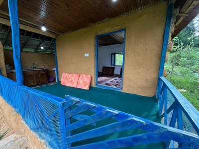 کلبه فلت جنگلی میان رز