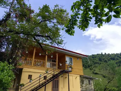 کلبه شش خوابه استخردار آبگرم مرکیه