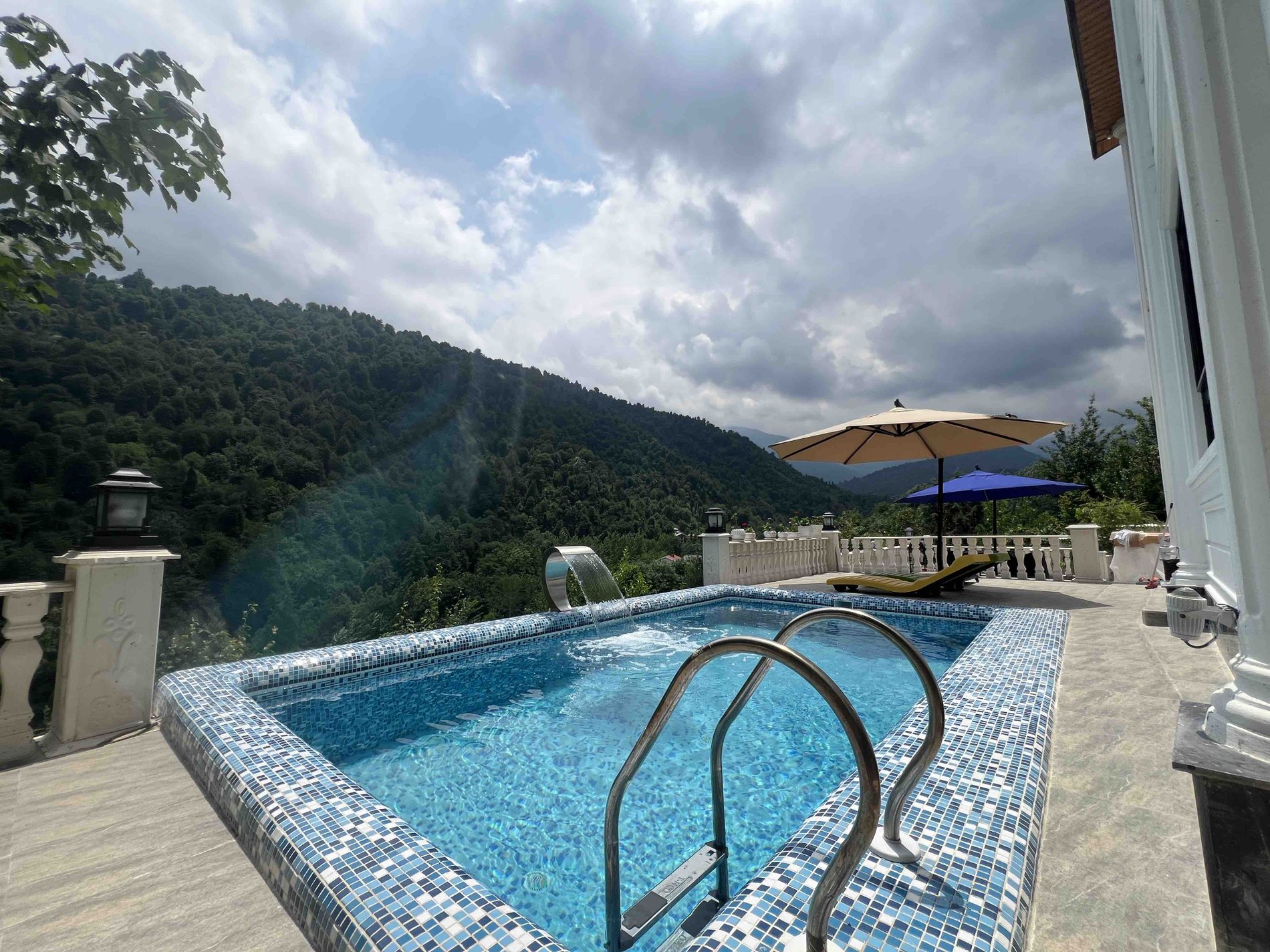 ویلا دوخوابه جنگلی استخردار آبگرم آرشام