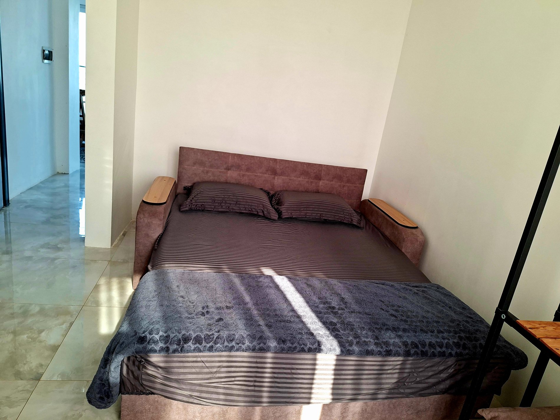 یک خوابه ساحلی آرتیمیا واحد 5